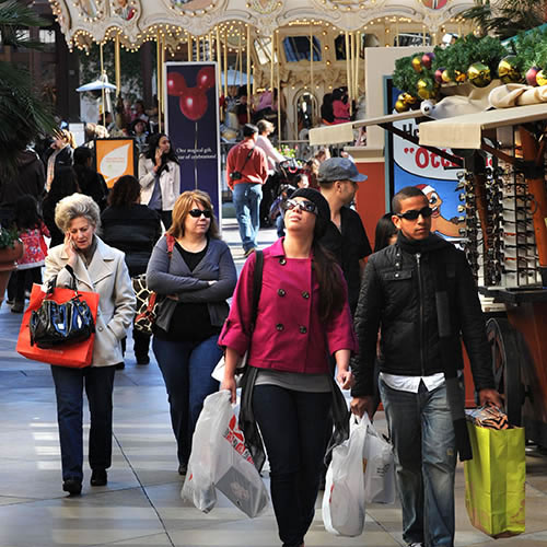 Shops still tops for Christmas shoppers