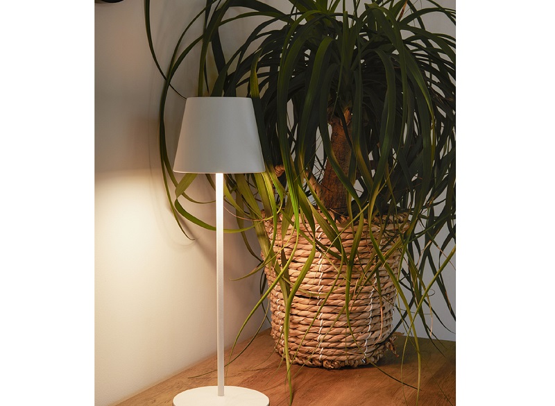 4lite launches multi-purpose LED portable table lamp