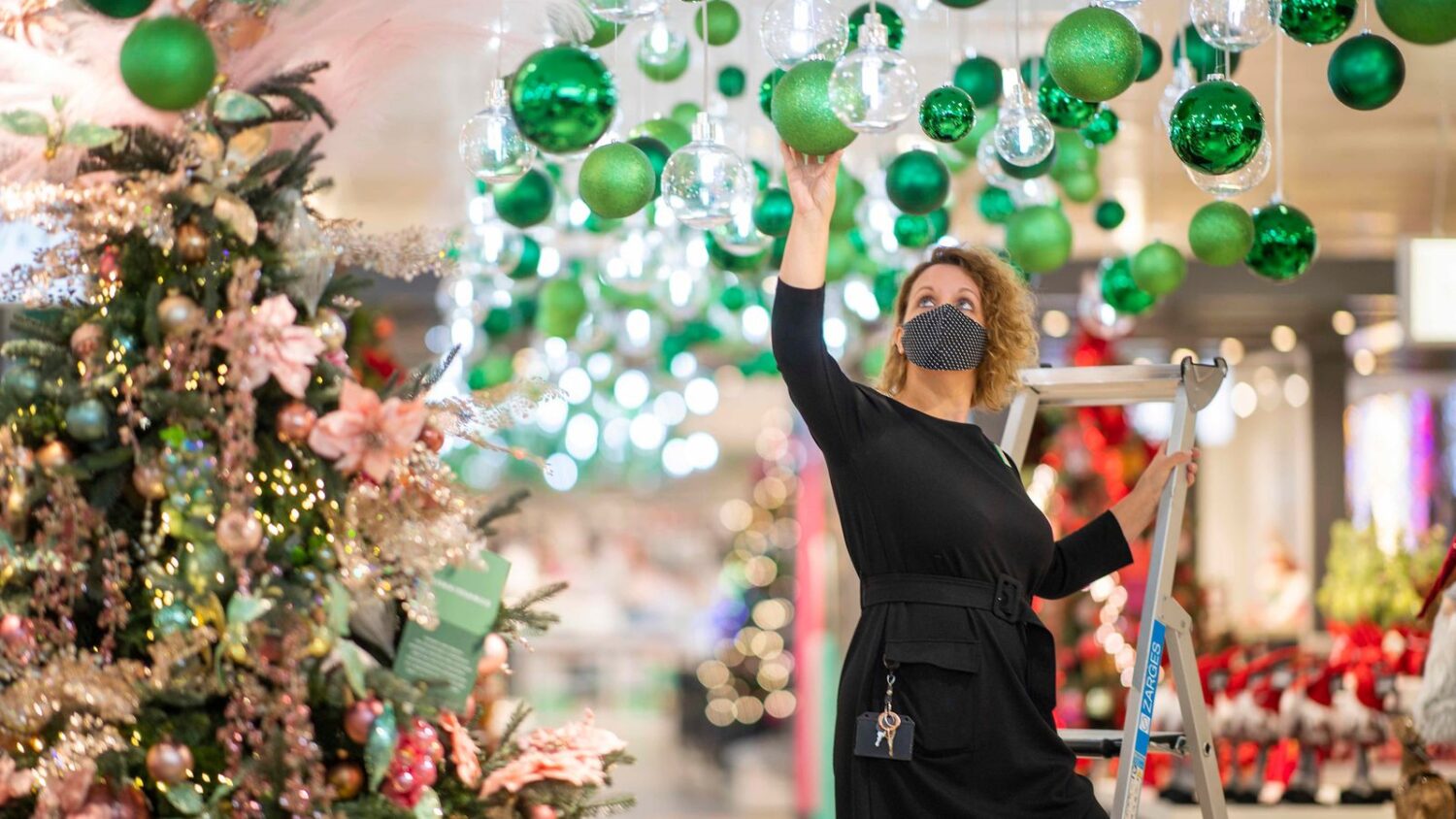 John Lewis to recruit 7,000 temporary staff for the festive season