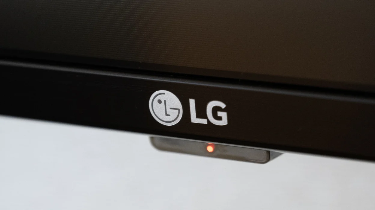 LG TVs accused of ‘eavesdropping’ on users in YouTube investigation - ERT