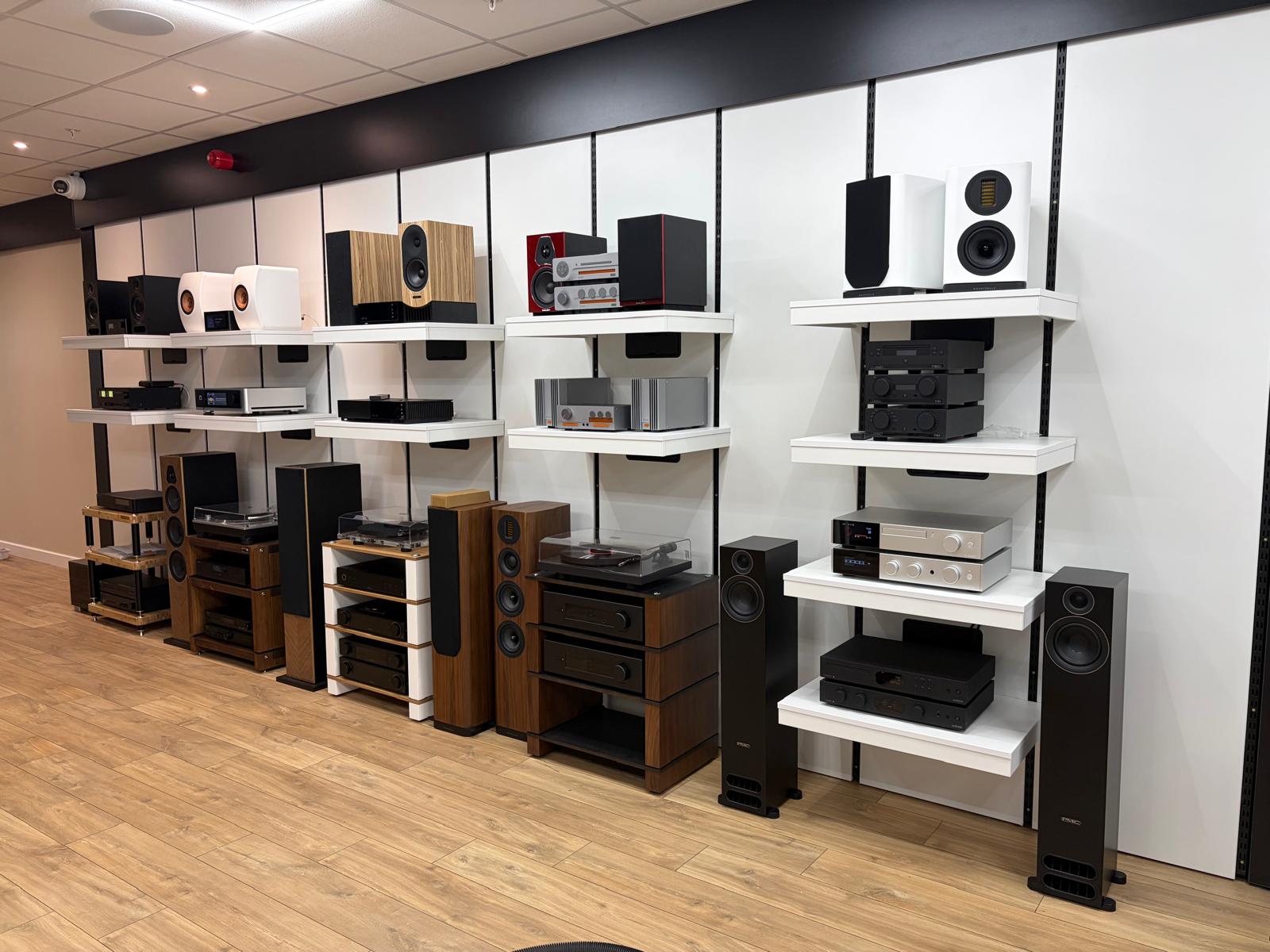 sevenoaks speaker display